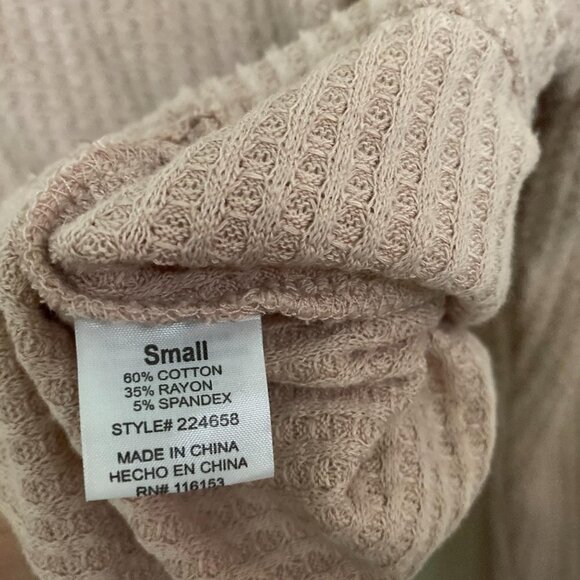 Pink Thermal Waffle Knit Women's Y2K O Ring 1/2 Zip Cropped Sweater Size Small - Picture 2 of 6